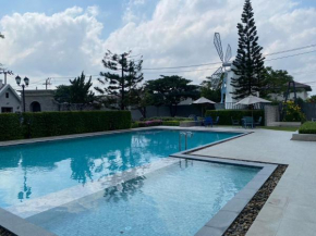 Indy 2 Bangna KM 7 Cozy Townhome near Ikea Mega Bangna 15m to Airport
